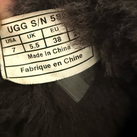 UGG Classic Short Sheepskin Boots in Burnt Cedar - Picture 12 of 12